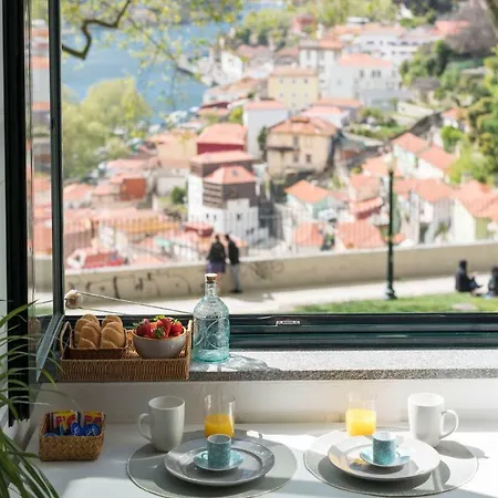 Virtudes Douroriver View Downtown Porto